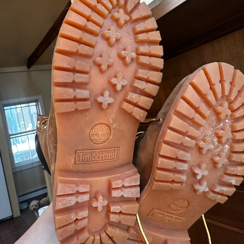Timberland women’s nubuck waterproof Boots - Picture 2 of 2